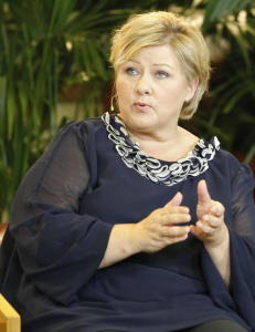 Solberg haler innp� Stoltenberg