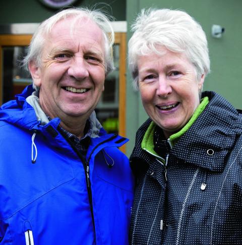 ANNE ELISE SJAASTAD(64), PENSJONIST, OG ATLE SJAASTAD(60), PENSJONIST:
Bor i Levanger. Vært gift i 39 år.
- Ikke ha det for travelt! Man må ta seg tid til å kose seg sammen, sier Anne Elise.
- Og man må alltid snakke sammen om det skulle oppstå en konflikt. Så er et viktig å være litt raus, sier Atle.Foto: Steinar Buholm ANNE ELISE SJAASTAD(64), PENSJONIST, OG ATLE SJAASTAD(60), PENSJONIST:
Bor i Levanger. Vært gift i 39 år.
- Ikke ha det for travelt! Man må ta seg tid til å kose seg sammen, sier Anne Elise.
- Og man må alltid snakke sammen om det skulle oppstå en konflikt. Så er et viktig å være litt raus, sier Atle.Foto: Steinar Buholm