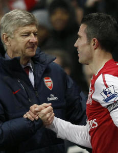 Wenger vil ha rask avklaring rundt van Persie