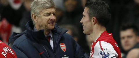 Wenger vil ha rask avklaring rundt van Persie
