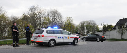 To personer p�grepet for trusler og ran