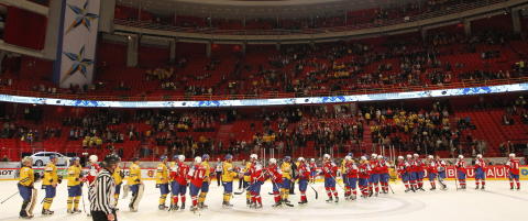 Svenskene senker prisene for å hindre VM-fiasko
