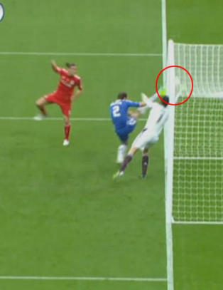 Cech: - Ballen var aldri inne  Carroll: - Ballen var over streken