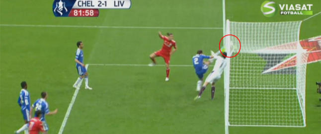Cech: - Ballen var aldri inne  Carroll: - Ballen var over streken