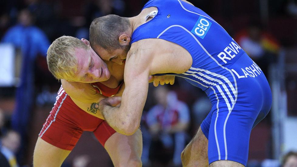 OL-KLAR: Stig Andr� Berge (t.v.) her i kamp mot Revaz Lashkhi fra Georgia, kvalifiserte seg til OL i London under en kvalifiseringsturnering i Finland. Foto:AFP PHOTO / LEHTIKUVA / Heikki Saukkomaa / NTB scanpix