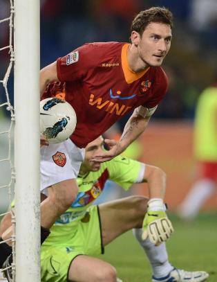 Totti-dobbel i jubileumskampen