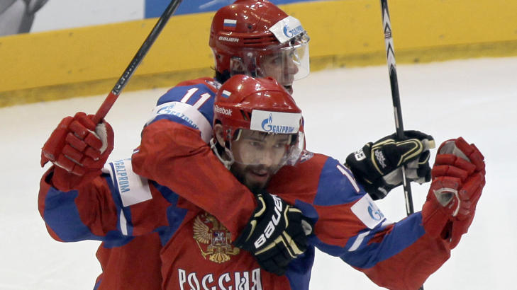 SUPERSTJERNER: Pavel Datsjuk (foran) og Jevgenij Malkin kan skape magiske øyeblikk på isen. I dag kan de to gjøre livet surt for norske iskrigere. Foto: Frank Augstein/AP/NTB Scanpix SUPERSTJERNER: Pavel Datsjuk (foran) og Jevgenij Malkin kan skape magiske øyeblikk på isen. I dag kan de to gjøre livet surt for norske iskrigere. Foto: Frank Augstein/AP/NTB Scanpix
