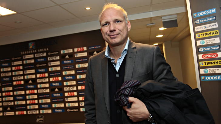 HAR SKUFFET: Dag-Eilev Fagermo mente før sesongen at han trente en medaljekandidat i Odd. Sju runder ut i Tippeligaen ser det ikke like bra ut.
Foto: Tor Erik Schrøder / NTB scanpix HAR SKUFFET: Dag-Eilev Fagermo mente før sesongen at han trente en medaljekandidat i Odd. Sju runder ut i Tippeligaen ser det ikke like bra ut.
Foto: Tor Erik Schrøder / NTB scanpix