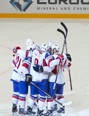 - Det er m�l. Ferdig med det. Det der lukter vondt