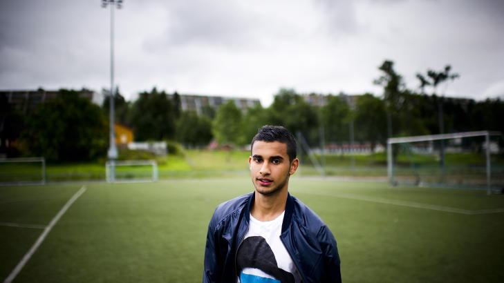 UTVIST: FFK-spiller Etzaz Hussain mener han ikke fortjente å bli utvist da Fredrikstad møtte Vålerenga i går.
Foto: Håkon Eikesdal UTVIST: FFK-spiller Etzaz Hussain mener han ikke fortjente å bli utvist da Fredrikstad møtte Vålerenga i går.
Foto: Håkon Eikesdal
