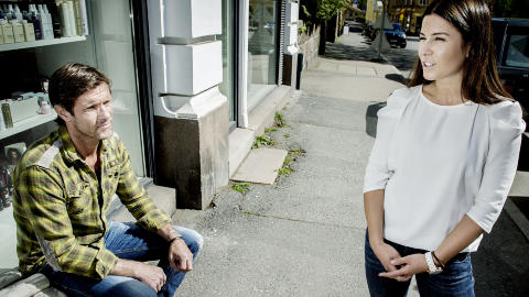 - IKKE ET PROBLEM: Lars-Einar Petterson, kommunikasjonssjef i Sats, mener kvinnelige sjekkere i herregarderoben ikke er et problem. Foto: John T. Pedersen / Dagbladet - IKKE ET PROBLEM: Lars-Einar Petterson, kommunikasjonssjef i Sats, mener kvinnelige sjekkere i herregarderoben ikke er et problem. Foto: John T. Pedersen / Dagbladet