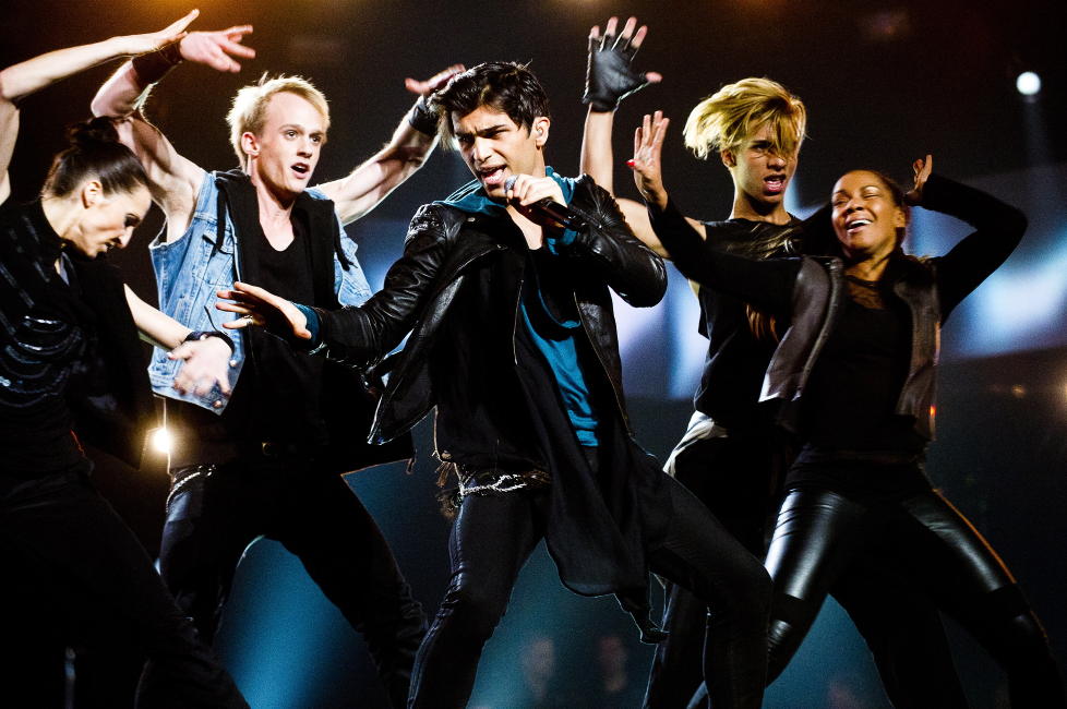 - SUR SANG: Svenske Eurovision-eksperter har ikke mye til overs for det norske bidraget. Foto: H�kon Eikesdal
