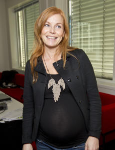 Pia Lykke til sykehus med sin nyf�dte baby