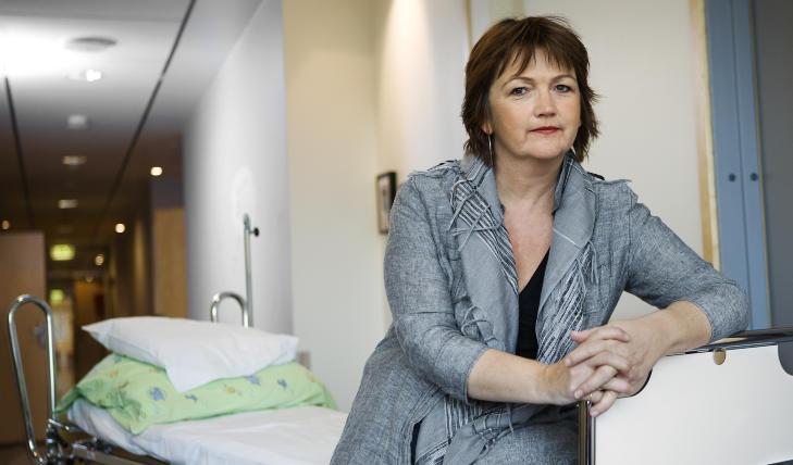 STOR FORSTÅELSE: Leder i Den norske jordmorforening, Marit Heiberg, forstår godt at jordmødrene reagerte på å måtte utføre abort hos kvinner som hadde kommet lenger i graviditeten enn 22. svangerskapsuke. På rommene ved siden av gjorde de alt for å redde livet til barn som er like gamle, og som ble født for tidlig. Foto: Den Norske Jordmorforeningen STOR FORSTÅELSE: Leder i Den norske jordmorforening, Marit Heiberg, forstår godt at jordmødrene reagerte på å måtte utføre abort hos kvinner som hadde kommet lenger i graviditeten enn 22. svangerskapsuke. På rommene ved siden av gjorde de alt for å redde livet til barn som er like gamle, og som ble født for tidlig. Foto: Den Norske Jordmorforeningen