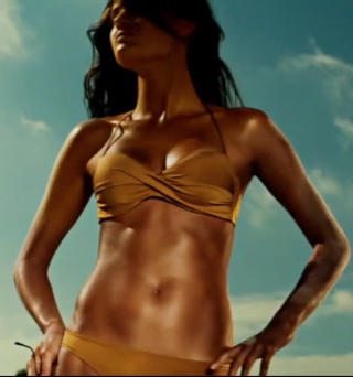  SOLBRUN:  Isabeli Fontana er ganske s� brunbrent i reklamen.