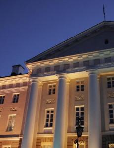 Her ble studenter holdt innel�st i ukesvis