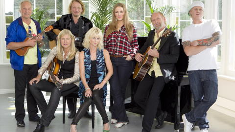 SESONG ÉN: Øystein Dolmen, Jan Eggum, Elvira Nikolaisen, Halvdan Sivertsen, Vinni, Anne Grete Preus og Bertine Zetlitz utgjorde den musikalske gjengen i første sesong av programmet. Foto: Odd-Steinar Tøllefsen/TV 2 SESONG ÉN: Øystein Dolmen, Jan Eggum, Elvira Nikolaisen, Halvdan Sivertsen, Vinni, Anne Grete Preus og Bertine Zetlitz utgjorde den musikalske gjengen i første sesong av programmet. Foto: Odd-Steinar Tøllefsen/TV 2