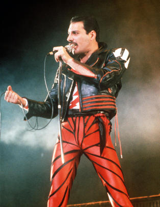 Freddie Mercury gjenoppstår på scenen
