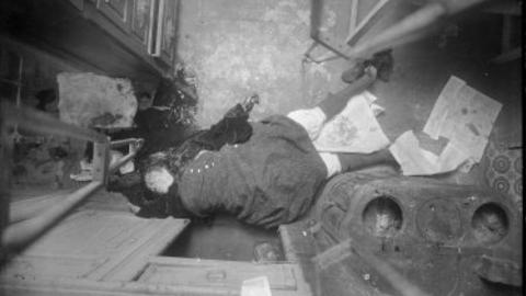 FUGLEPERSPEKTIV: Bildene er tatt fra et spesielt kamera som lar etterforskerne få oversikt over åstedet. Foto: New York Municipal Archives FUGLEPERSPEKTIV: Bildene er tatt fra et spesielt kamera som lar etterforskerne få oversikt over åstedet. Foto: New York Municipal Archives