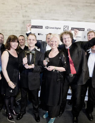 - G�y � v�re med p� festen