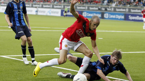 MOT UNITED: Tor-Marius Gromstad her i aksjon mot Manchester Uniteds Gabriel Obertan (som nå spiller i Newcastle) da United-reservene gjestet Norge og Telenor Arena. Foto: Heiko Junge / Scanpix MOT UNITED: Tor-Marius Gromstad her i aksjon mot Manchester Uniteds Gabriel Obertan (som nå spiller i Newcastle) da United-reservene gjestet Norge og Telenor Arena. Foto: Heiko Junge / Scanpix