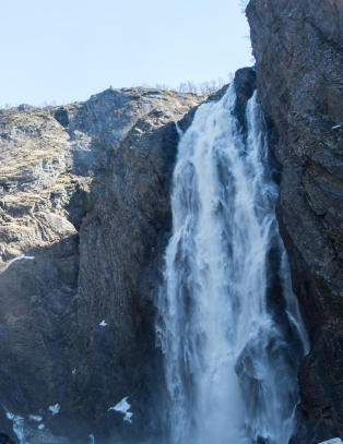 H�res ut som er tordenskrall der fossen slipper seg 145 meter rett ned