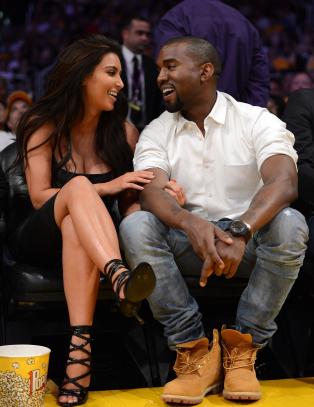 Kanye West dukker opp i Kardashians realityshow