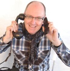 Trygve Wikst�l (53) har lurt telefonselgere ut i elleville samtaler