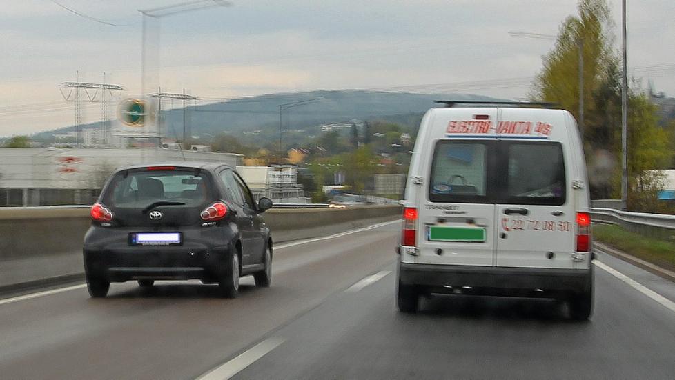 PASSERING ER OK: � kj�re forbi i h�yrefeltet er forbudt, men du kan komme unna med det dersom det kan defineres som en passering. Foto: Petter Handeland