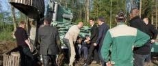 Tysk minister veltet gravemaskin