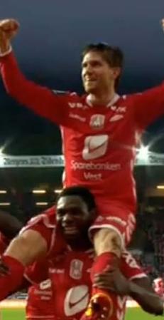 N� kan Brann-gutta b�res p� gullstol i  17. mai-toget