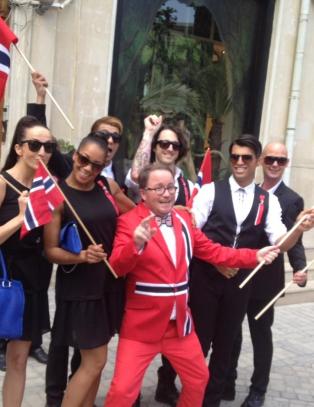 Her feirer MGP-Tooji 17. mai i Baku