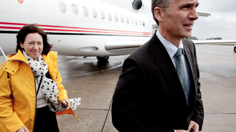 CHICAGO NESTE: Statsministerparet har tilbrakt de siste dagene på Shetland og Færøyene. Jens Stoltenberg er nå på vei til NATO-toppmøte i Chicago. CHICAGO NESTE: Statsministerparet har tilbrakt de siste dagene på Shetland og Færøyene. Jens Stoltenberg er nå på vei til NATO-toppmøte i Chicago.