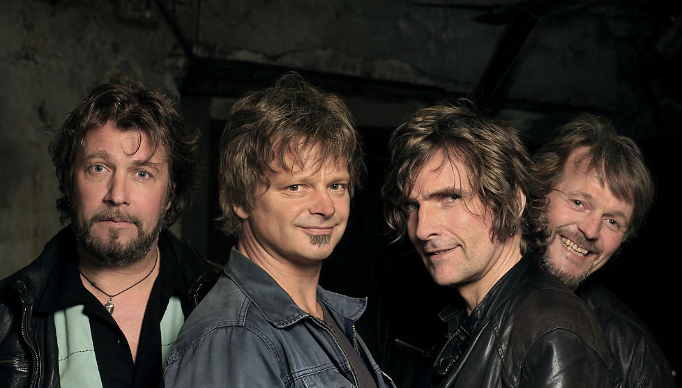 HVER GANG DE ELDES: DumDum Boys bruker mye kreativ energi p� � kamuflere l�tenes manglende klassikerpotensial. Fra venstre Aslak D�rum, Prepple Houmb, Kjartan Kristiansen og Sola Johnsen. Foto: Mette Randem