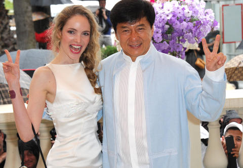Jackie Chan (58) gir seg som kampsporthelt