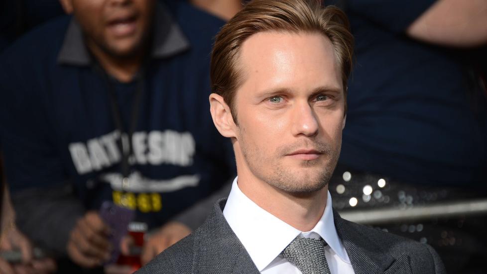 IKKE LETT: Til bladet King forteller den svenske Hollywood-skuespilleren Alexander Skarsg�rd (35) at det ikke var helt lett da begynte � kjenne ham igjen p� gata som ten�ringsskuespiller. Foto: Scanpix