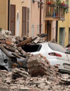 - Flere jordskjelv i Italia de f�rste dagene
