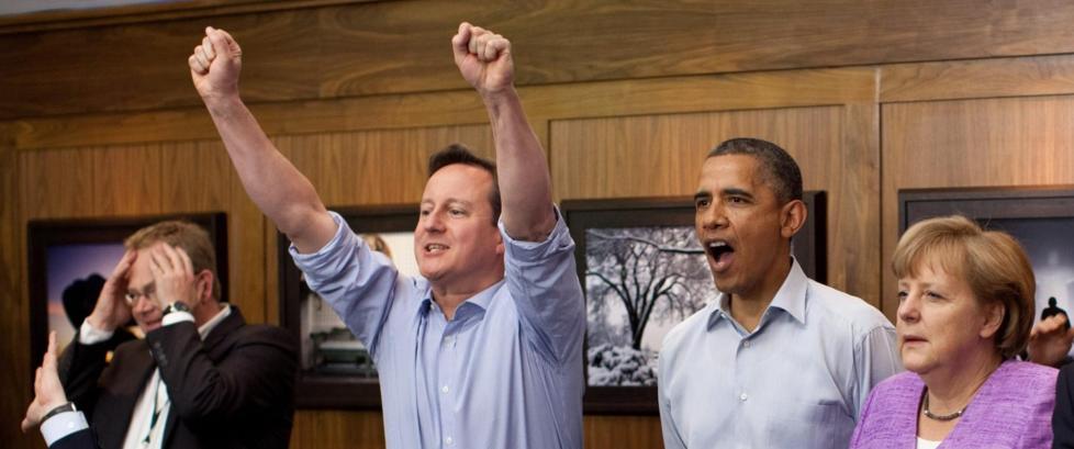 Her jubler Villa-supporteren Cameron for Chelsea-seier