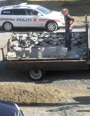 Asfalt-mafia

tar over norske hager