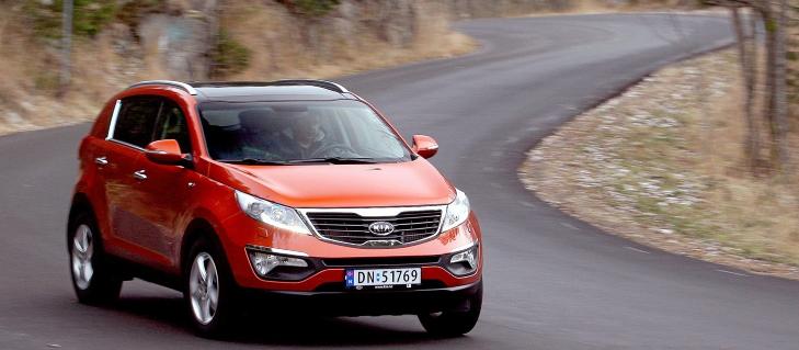 BILLIGMERKE: Kias modeller har en lav snittpris, og Sportage kan du få med 2WD helt ned i 250 000 kroner. Foto: Egil Nordlien, HM Foto BILLIGMERKE: Kias modeller har en lav snittpris, og Sportage kan du få med 2WD helt ned i 250 000 kroner. Foto: Egil Nordlien, HM Foto