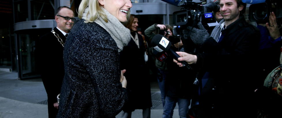 Lettet Mette-Marit leverte masteroppgave p� overtid