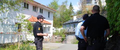 Mann knivdrept p� asylmottak i Fana