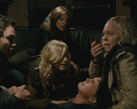 SKREKKFILM: Ingrid Bolsø Berdal (til høyre) spiller en sentral rolle i «Chernobyl Diaries». Foto: SF Norge SKREKKFILM: Ingrid Bolsø Berdal (til høyre) spiller en sentral rolle i «Chernobyl Diaries». Foto: SF Norge