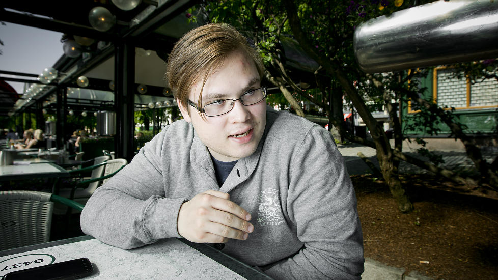 VITNER I DAG:   Tarjei Jensen Bech (20)  fra Hammerfest ble p�f�rt omfattende skader p� Ut�ya 22. juli. I dag vitner han i rettssaken mot Anders Behring Breivik (33). Foto: Bj�rn Langsem