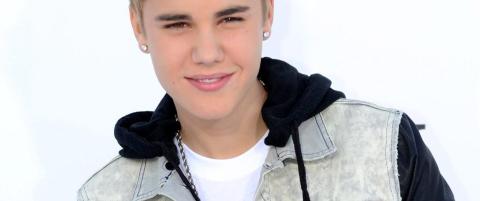 Justin Bieber synger norske låter