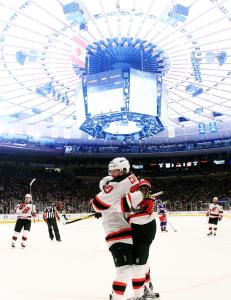 Devils overtok ledelsen mot Rangers