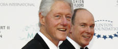 Clinton poserte med pornostjerner
