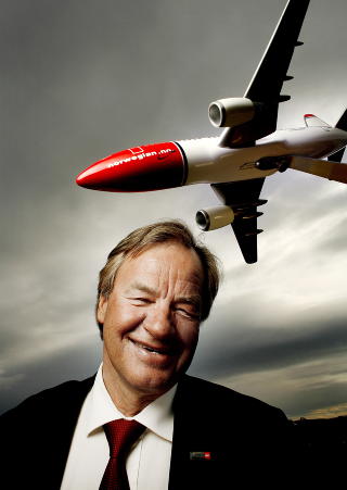 EFFEKTIV FLYFLÅTE: Administrerende direktør i Norwegian, Bjørn Kjos, sier Dreamliner-flyene vil gi selskapet et konkurransefortrinn. Foto: AGNETE BRUN EFFEKTIV FLYFLÅTE: Administrerende direktør i Norwegian, Bjørn Kjos, sier Dreamliner-flyene vil gi selskapet et konkurransefortrinn. Foto: AGNETE BRUN