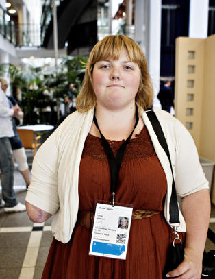 Cecile (17) mistet armen og bestevenninna