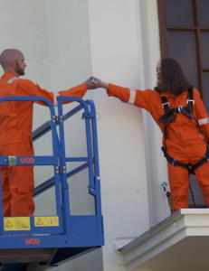 Her mures det inn en diamant til 100.000 kroner